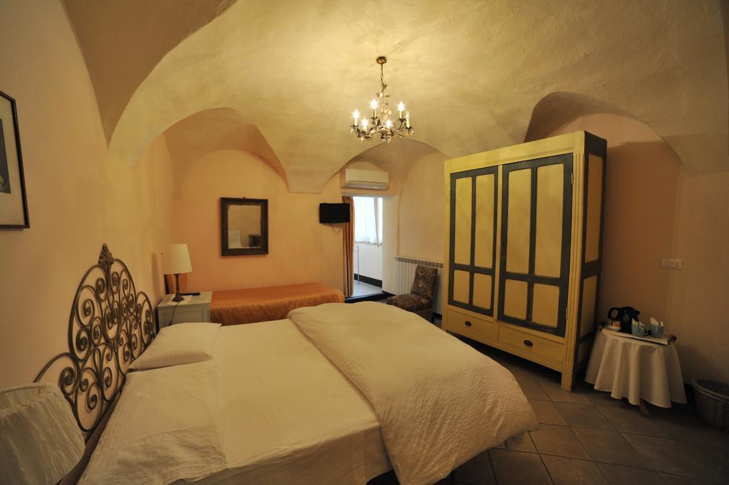 Erasmo Rooms & Breakfast Finale Ligure Kültér fotó